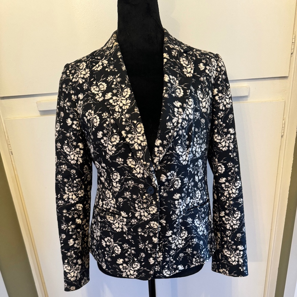 Floral Print Blazer - Size 6 Petite